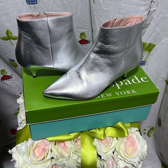 Kate Spade sliver leather boots size 6 - Picture 3 of 5